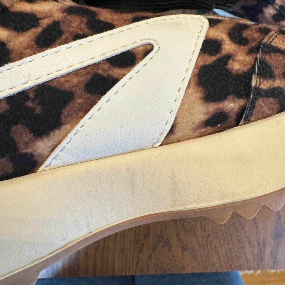 Dolce Vita‎ Leopard Print Sneakers BYNX
